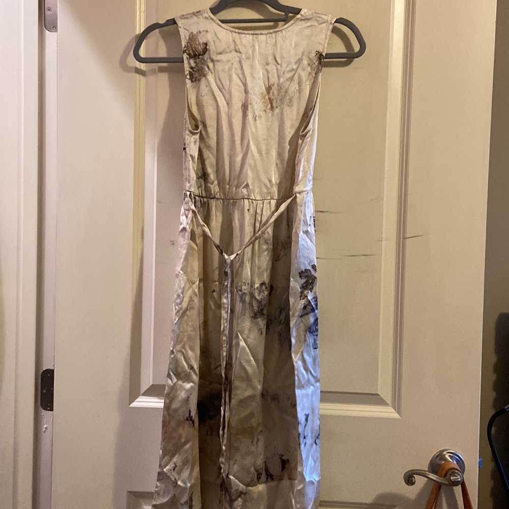 Maple leaf printed silk Ovate dress - Picture 2 of 4